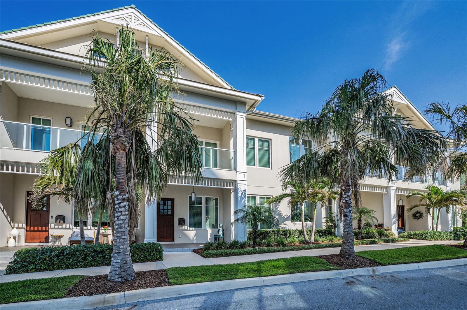 Listing photo id 1 for 15 Palm Terrace