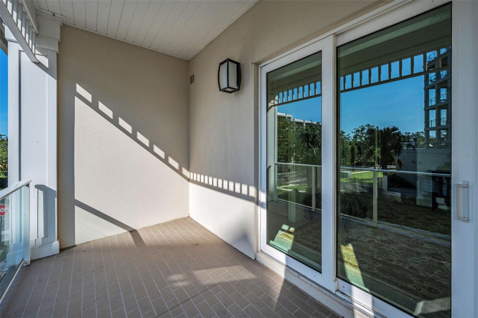 Listing photo id 28 for 15 Palm Terrace