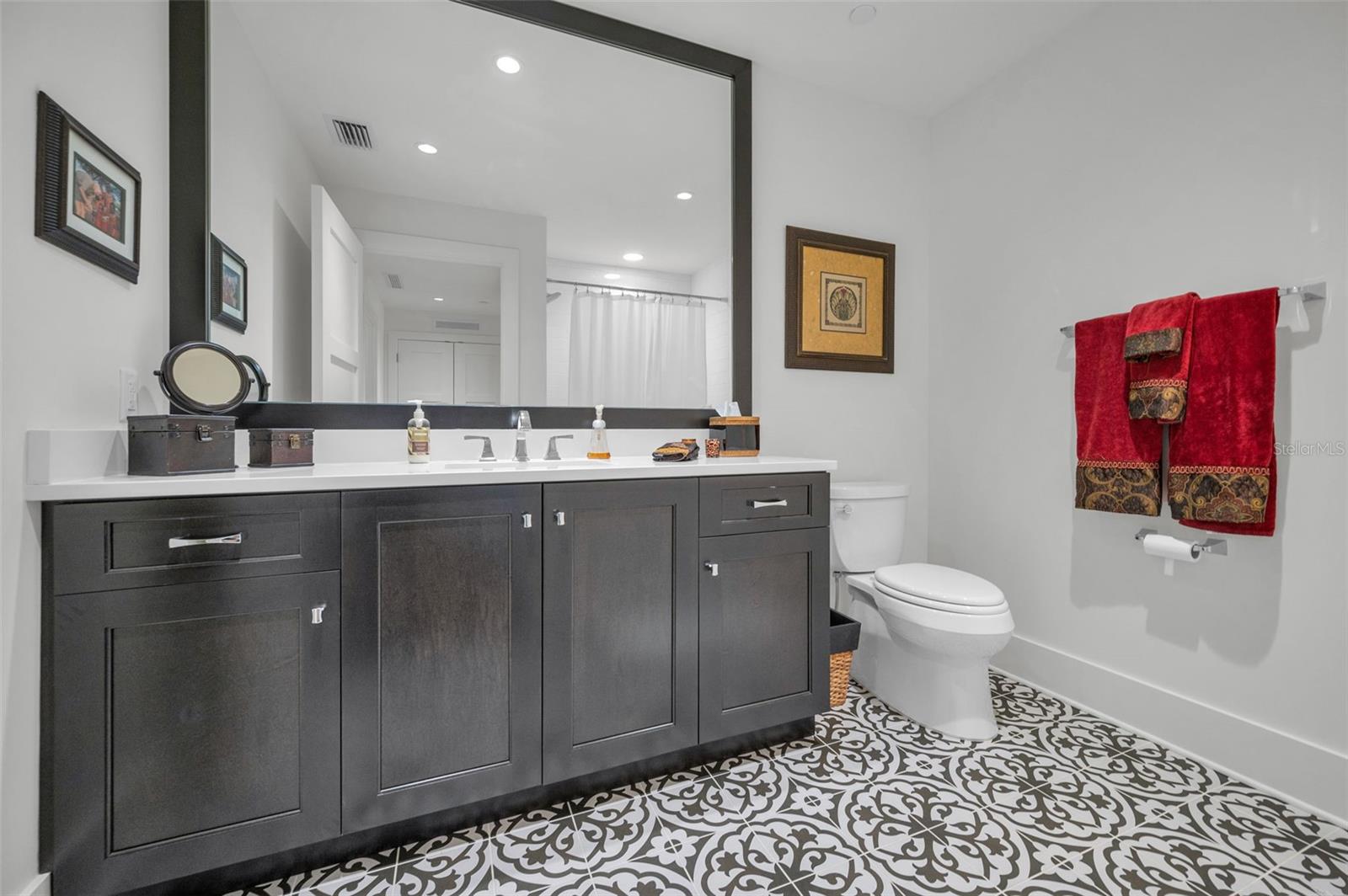 Listing photo id 35 for 15 Palm Terrace