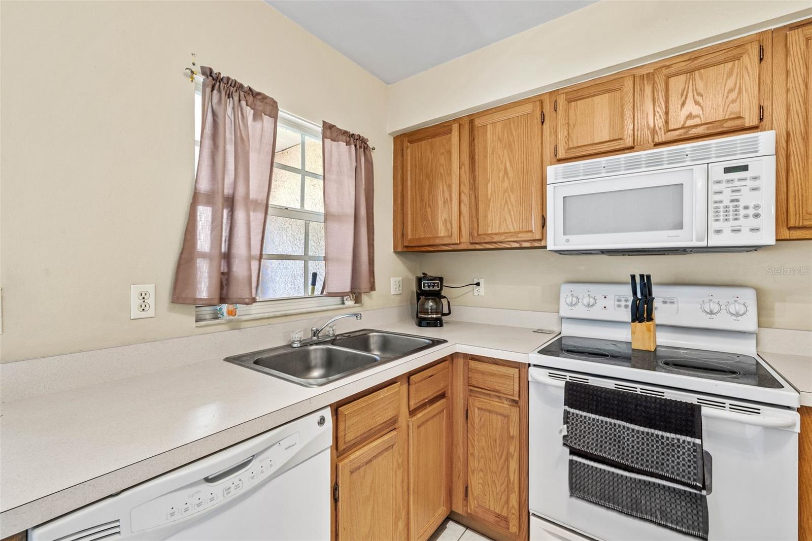 Image 12 of 30 For 732 Kensington Lake Circle