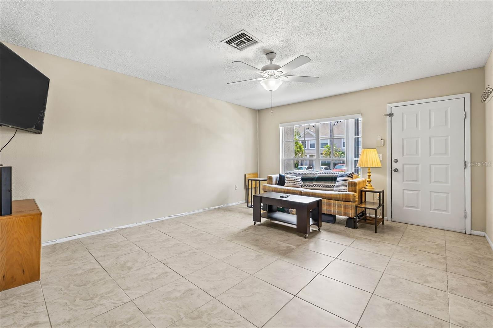 Image 5 of 30 For 732 Kensington Lake Circle
