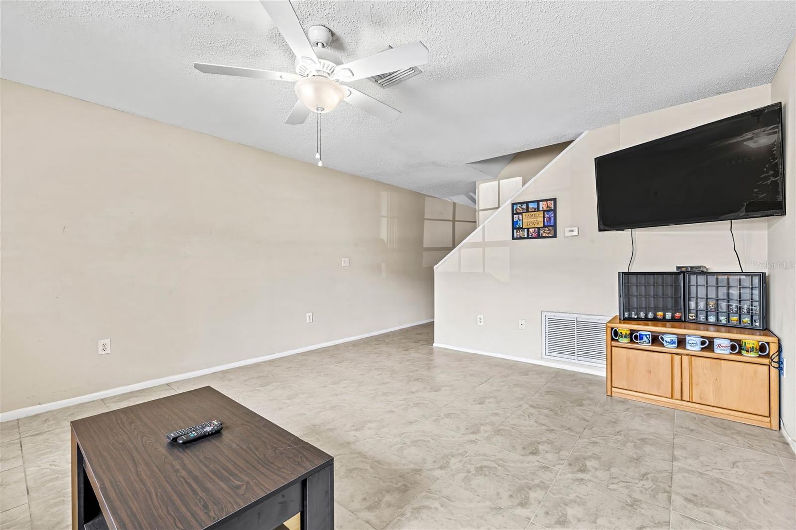Image 6 of 30 For 732 Kensington Lake Circle