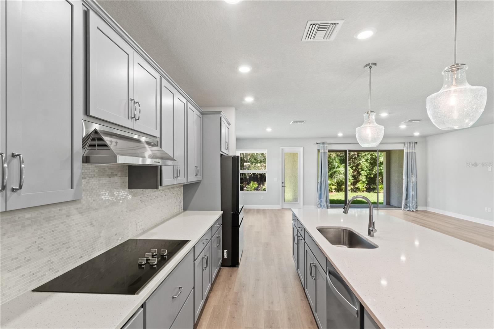 Image 3 of 33 For 11904 Richmond Trail