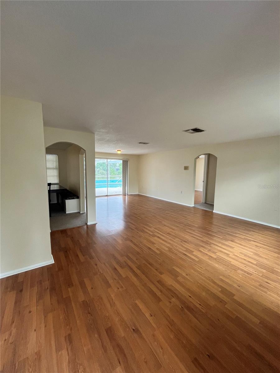 Image 3 of 21 For 7403 Populus Drive