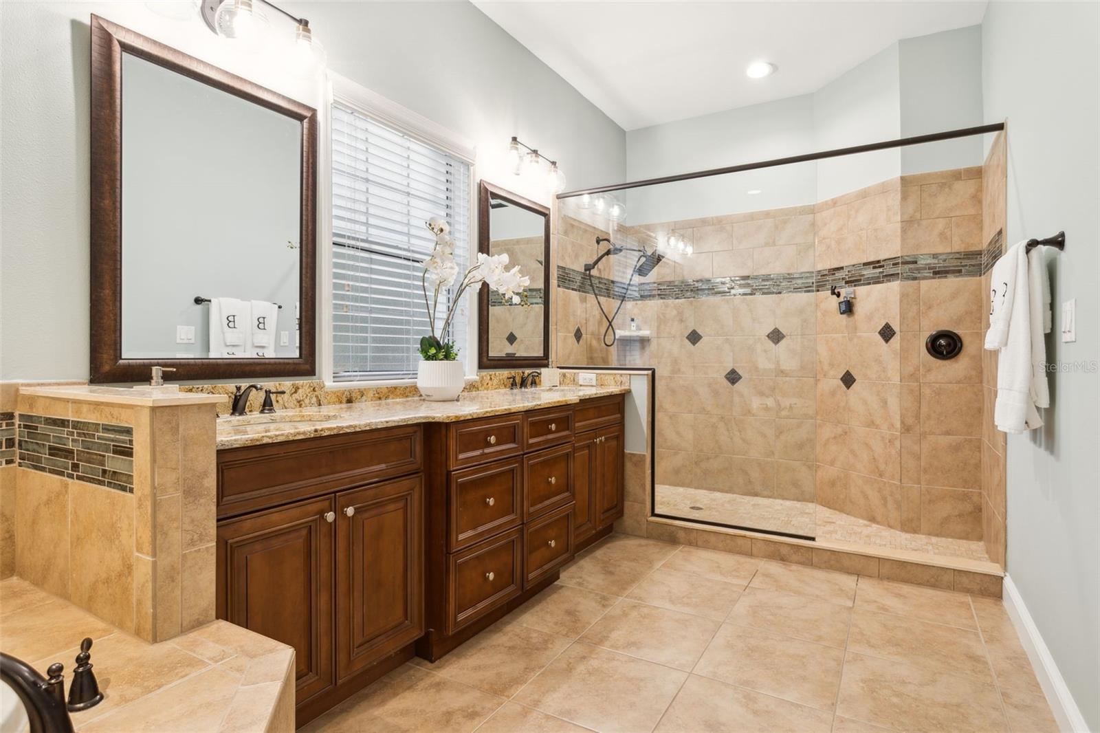 Image 23 of 55 For 15704 Mifflin Court