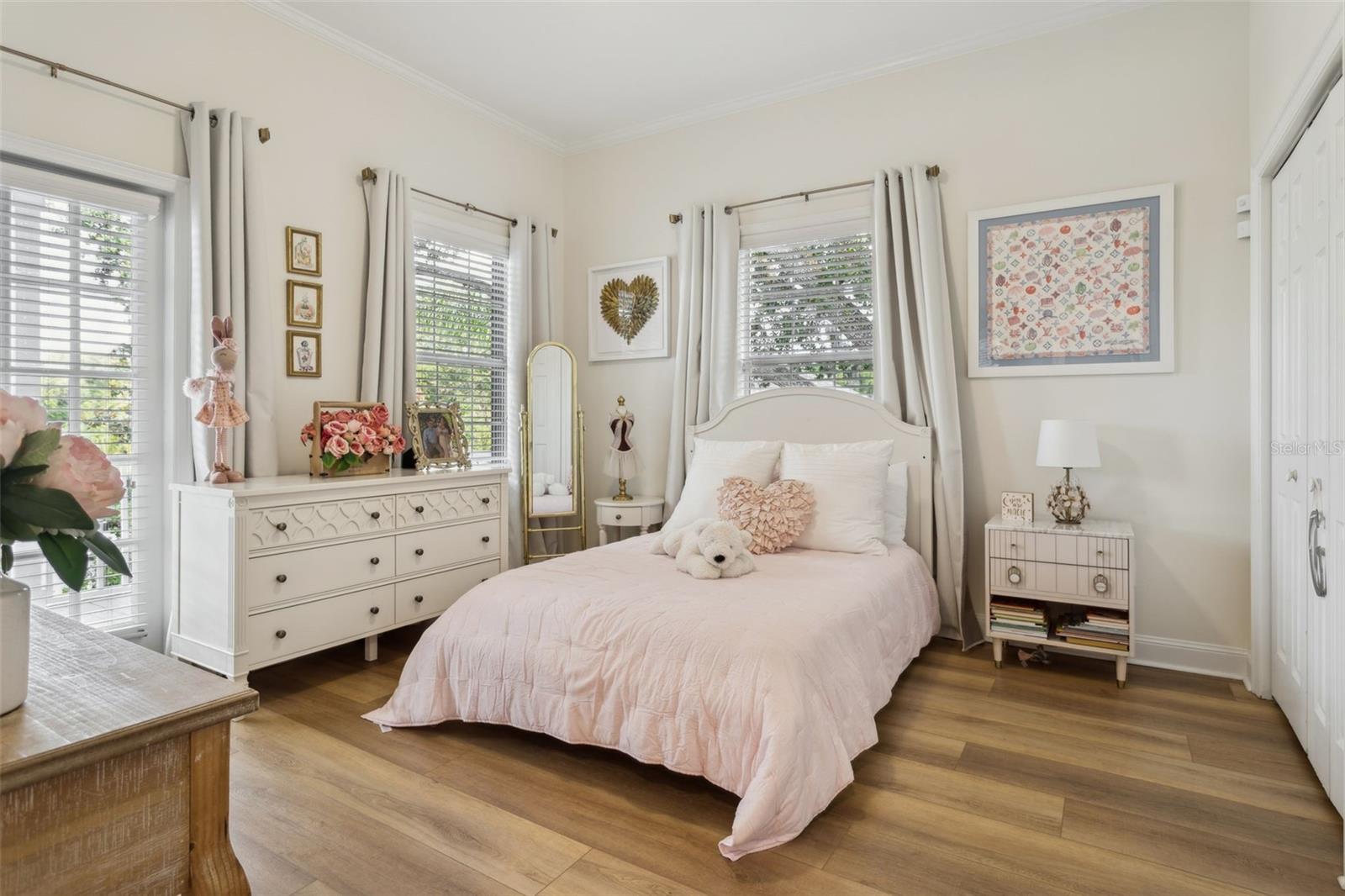 Image 32 of 55 For 15704 Mifflin Court