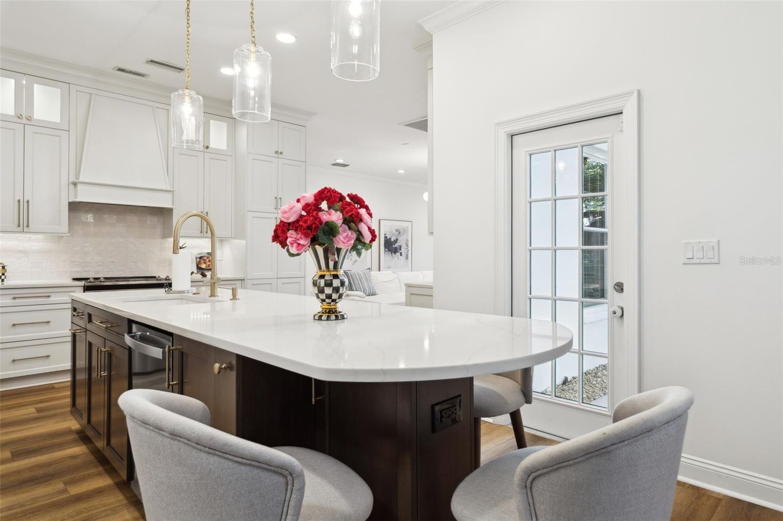 Image 9 of 55 For 15704 Mifflin Court