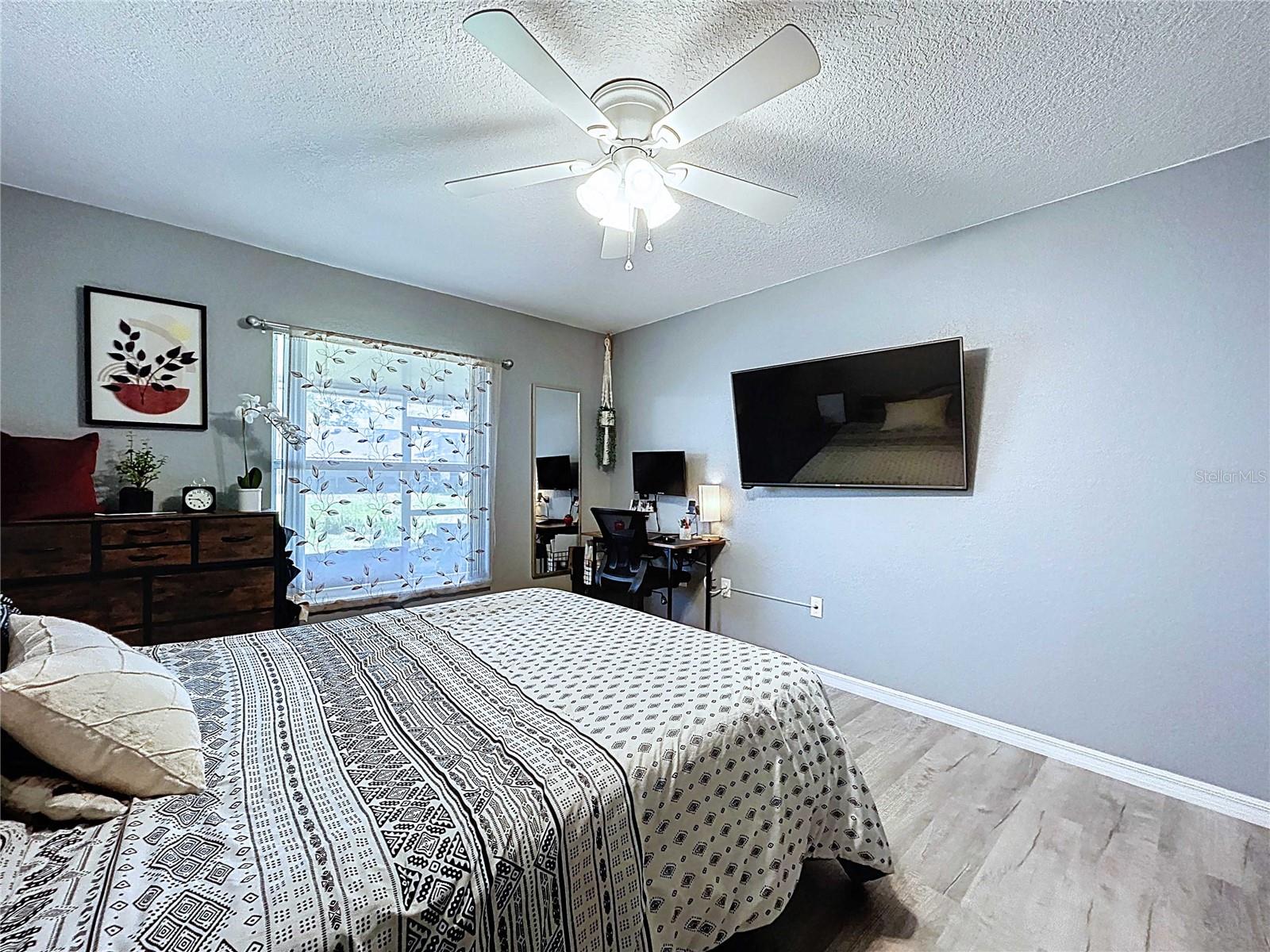 Image 26 of 69 For 21626 Rosewood Court
