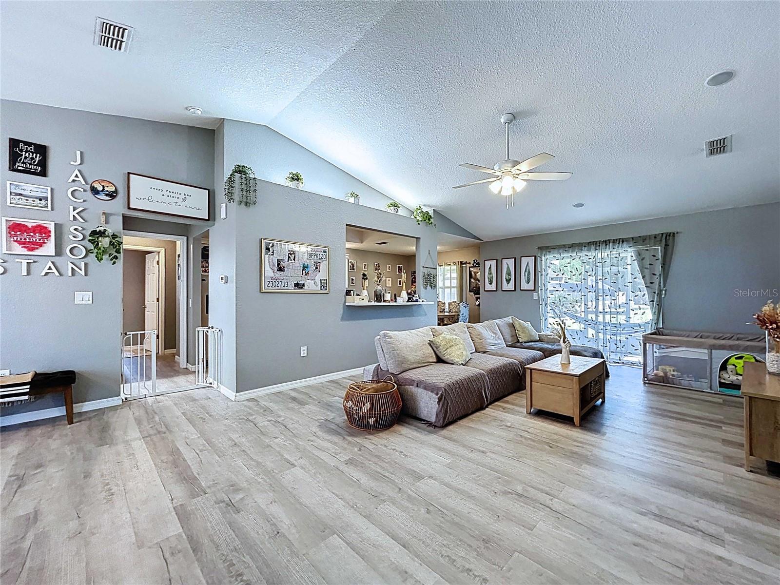 Image 5 of 69 For 21626 Rosewood Court