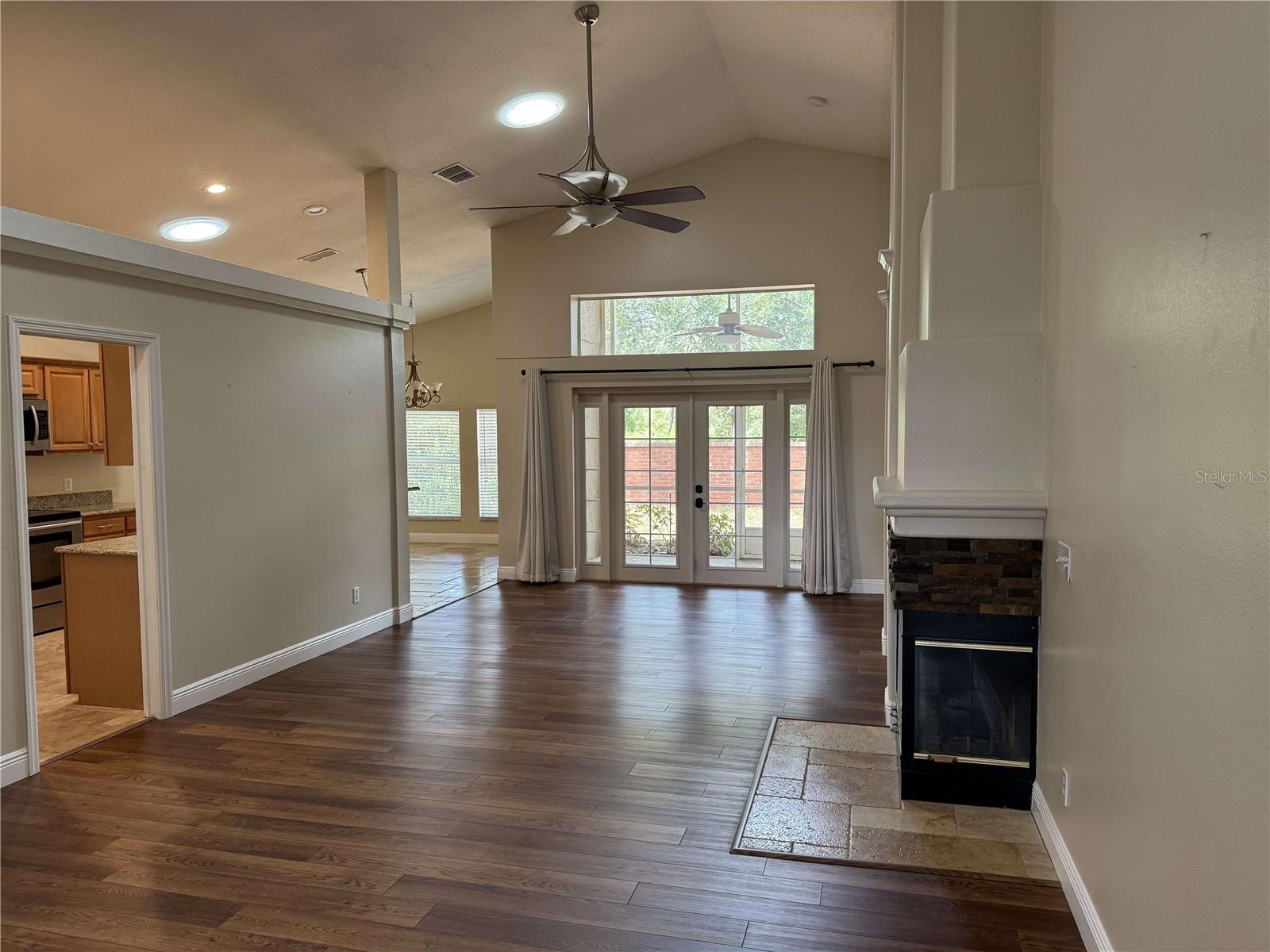 Image 2 of 31 For 1608 Fox Glen Court