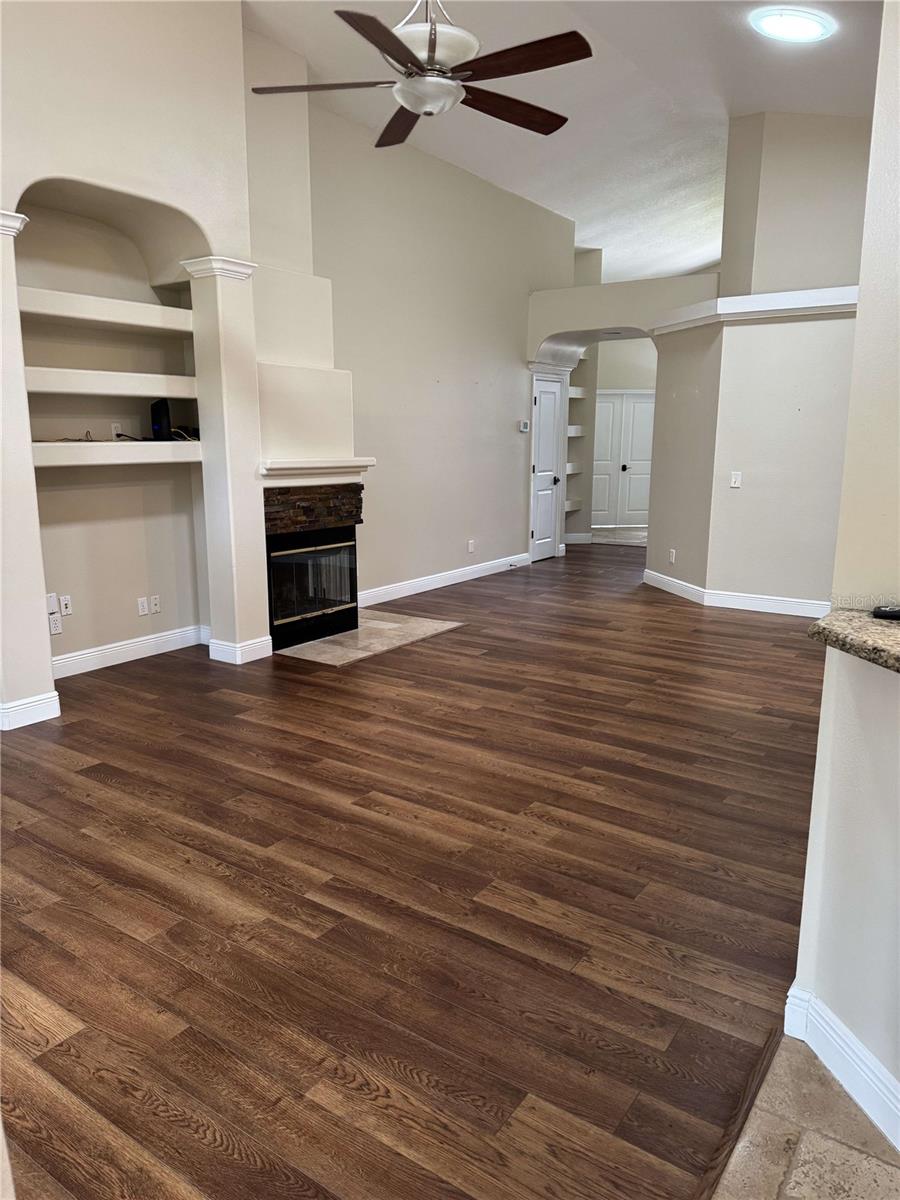 Image 3 of 31 For 1608 Fox Glen Court