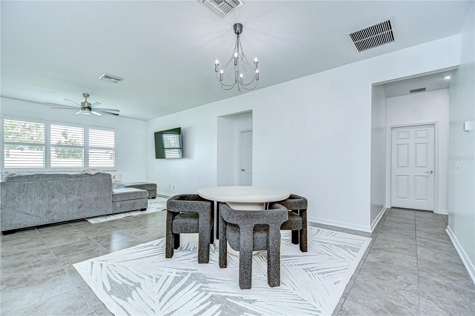 Image 12 of 51 For 18657 Obregan Drive