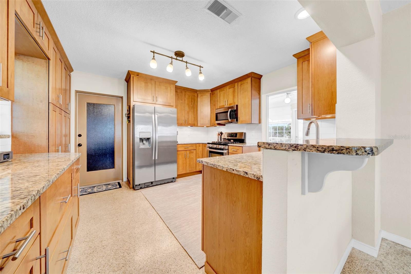 Image 11 of 40 For 216 21st Avenue Ne