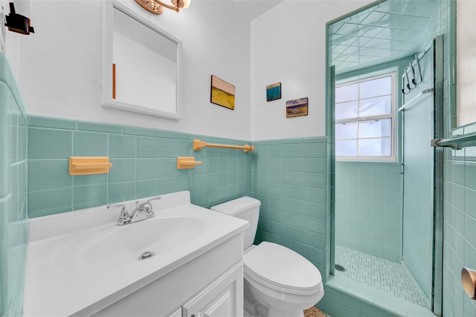 Image 20 of 40 For 216 21st Avenue Ne