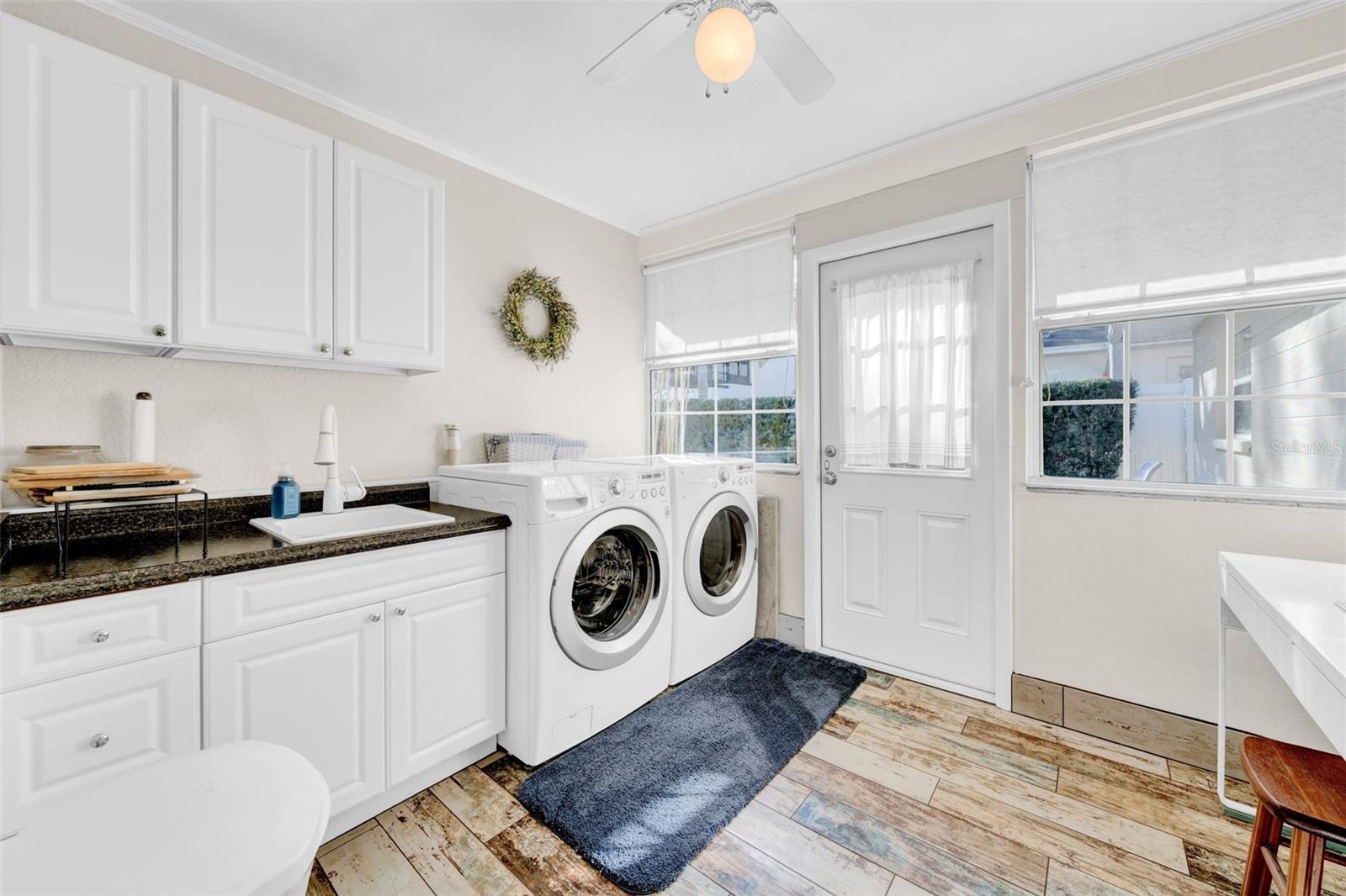 Image 22 of 40 For 216 21st Avenue Ne