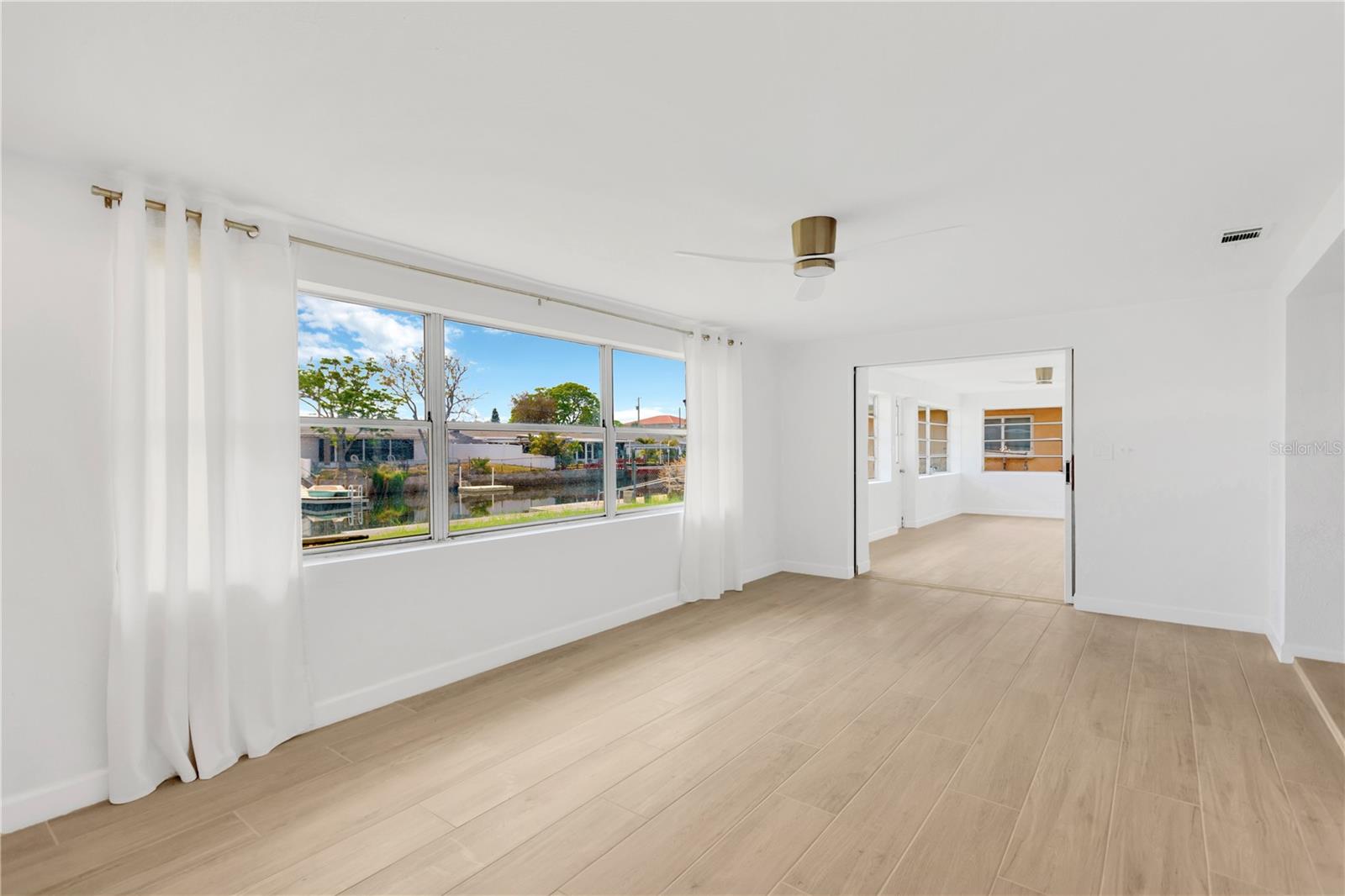 Listing photo id 10 for 13612 Veronica Drive