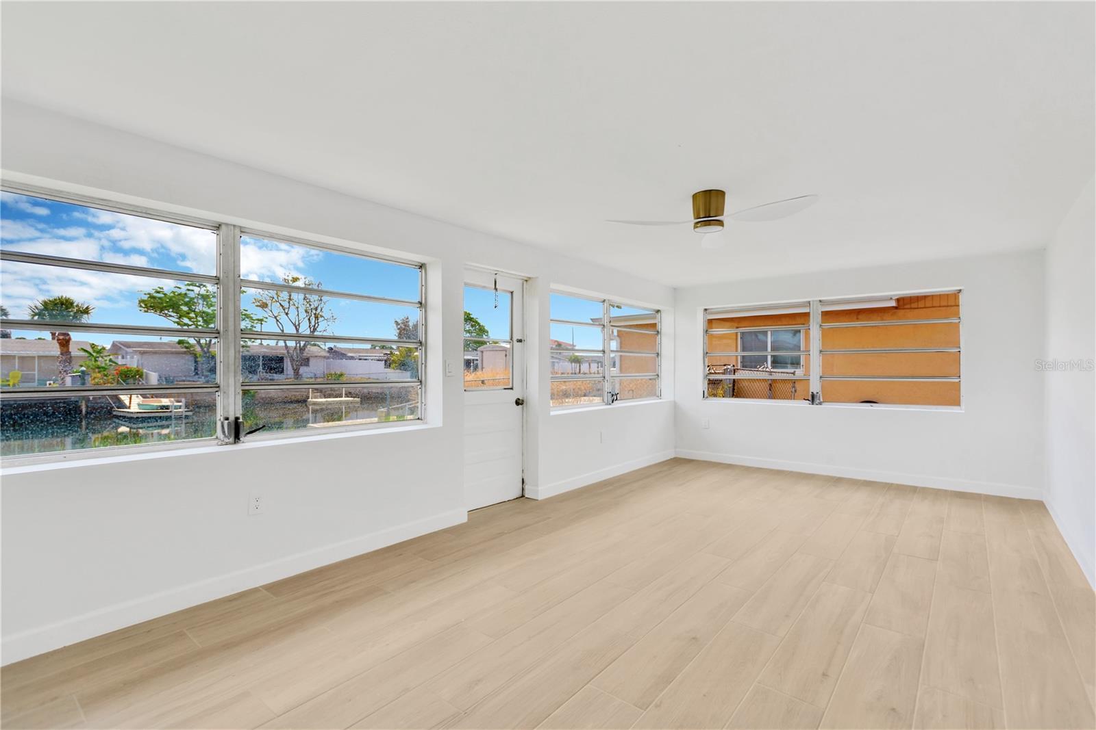 Listing photo id 11 for 13612 Veronica Drive