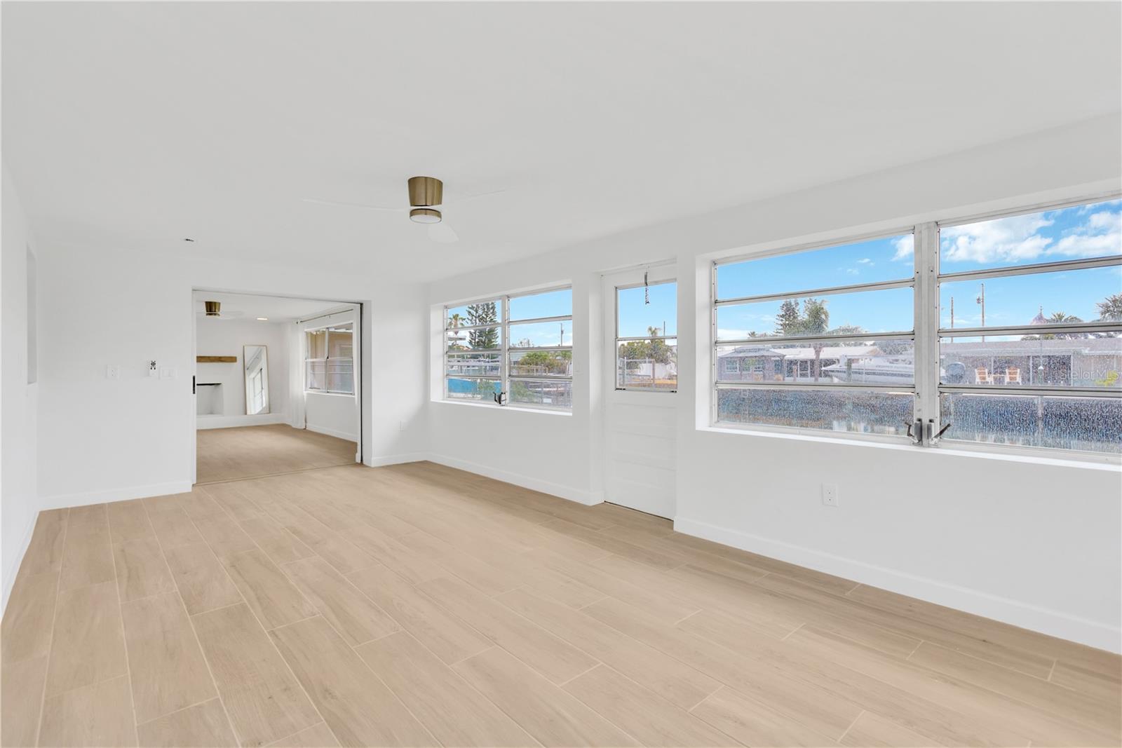 Listing photo id 13 for 13612 Veronica Drive