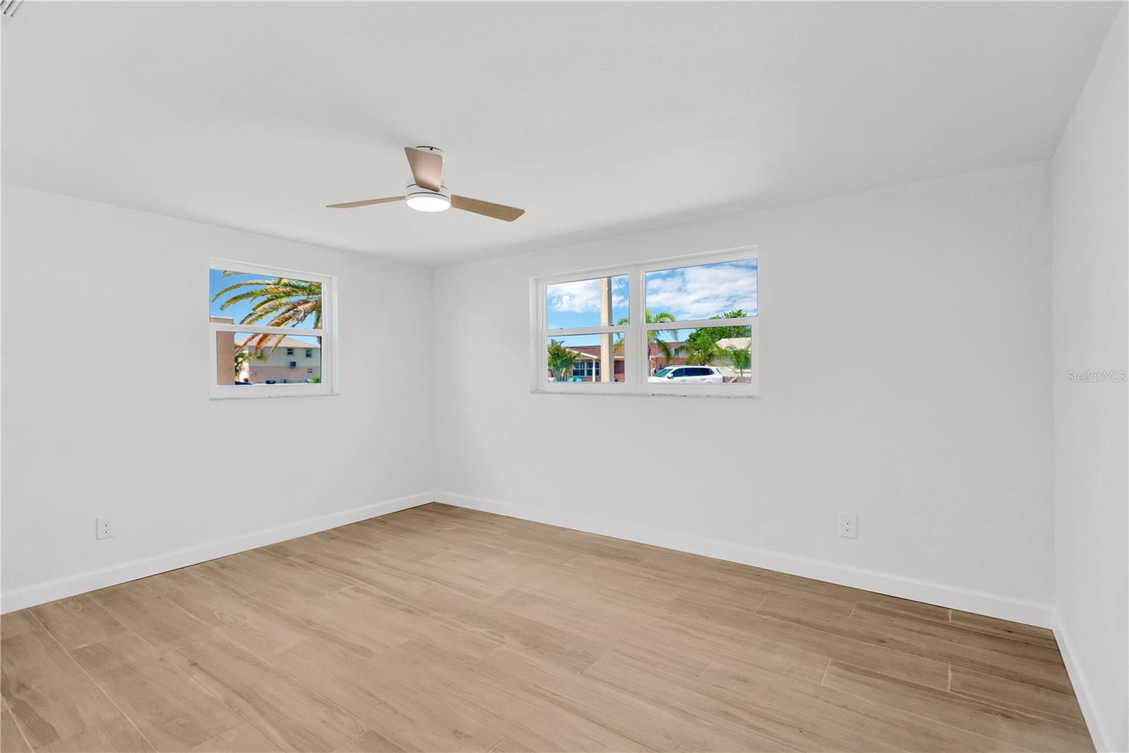 Listing photo id 17 for 13612 Veronica Drive