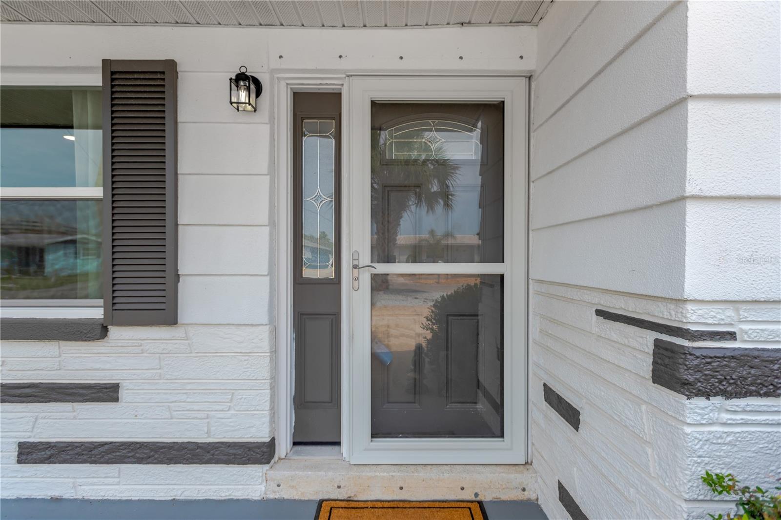 Listing photo id 0 for 13612 Veronica Drive