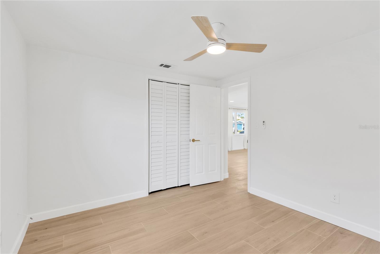 Listing photo id 18 for 13612 Veronica Drive