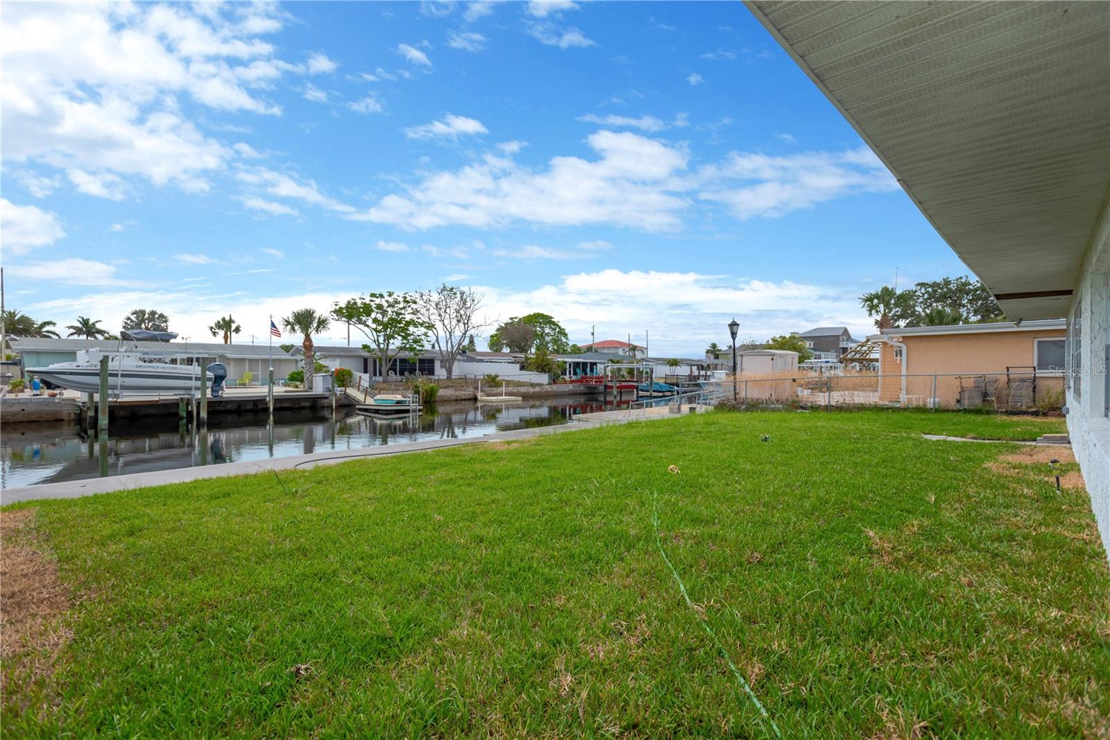 Listing photo id 24 for 13612 Veronica Drive