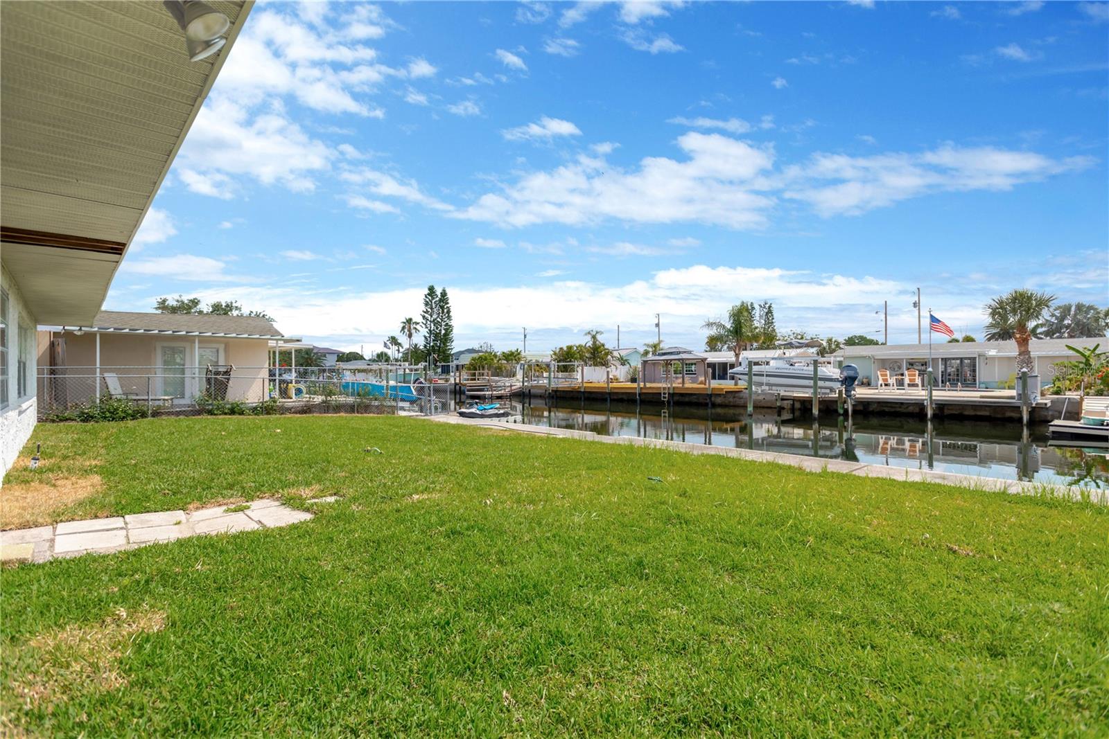 Listing photo id 25 for 13612 Veronica Drive