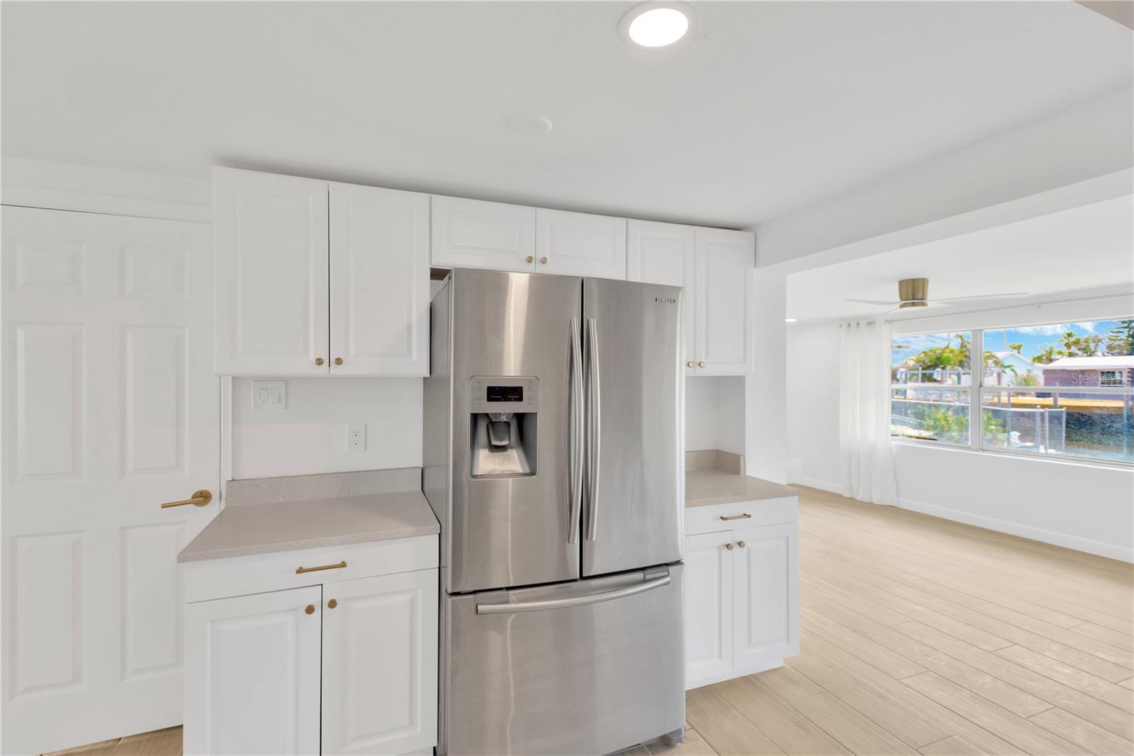Listing photo id 7 for 13612 Veronica Drive