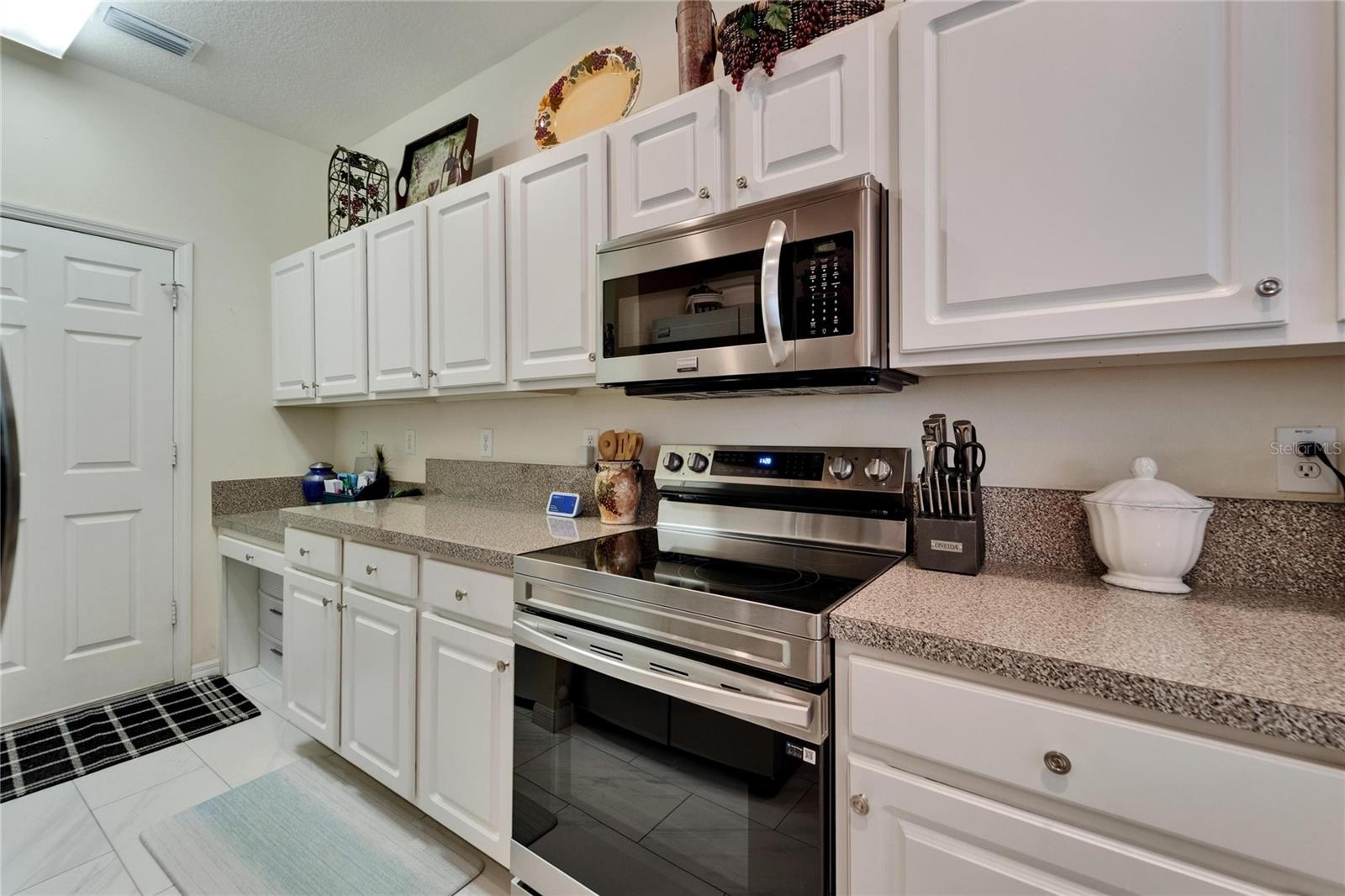 Image 10 of 51 For 8132 Stone Path Way