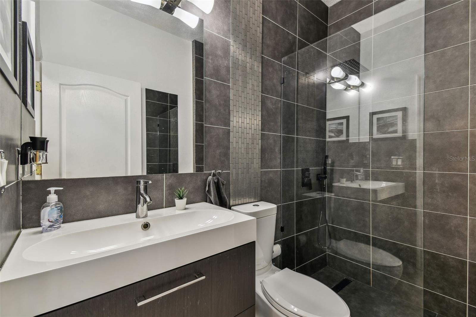 Image 33 of 79 For 8208 Pinewood Run Court