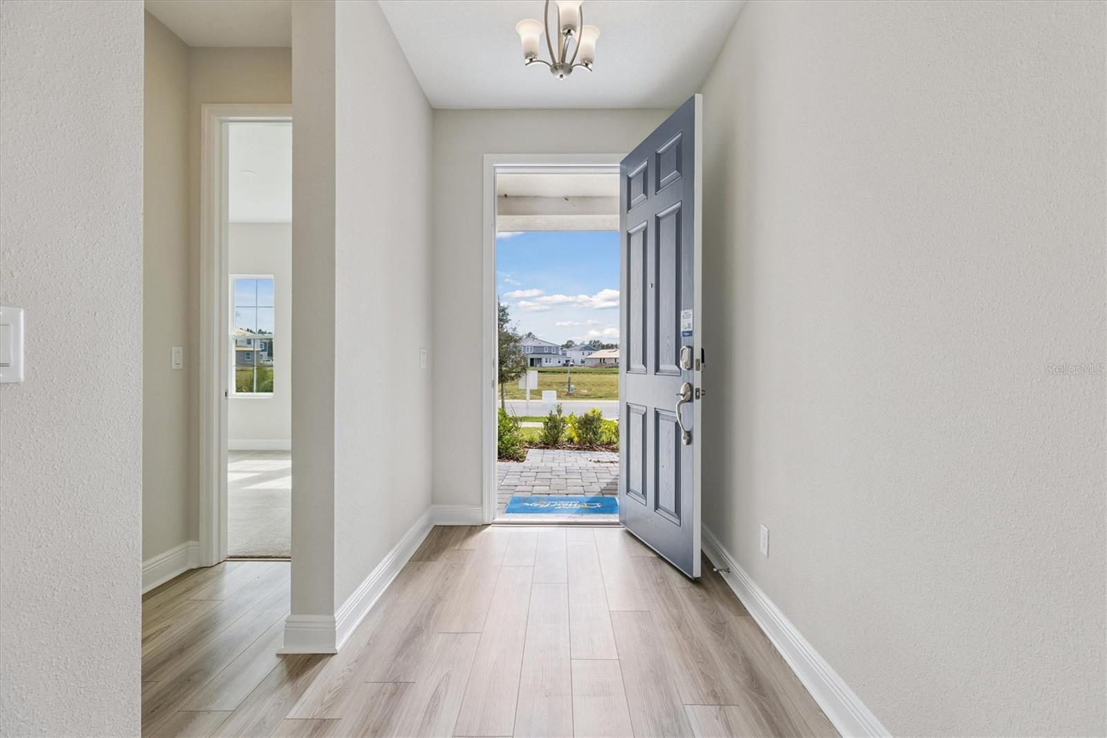 Listing photo id 9 for 9699 Surrey Rose Drive