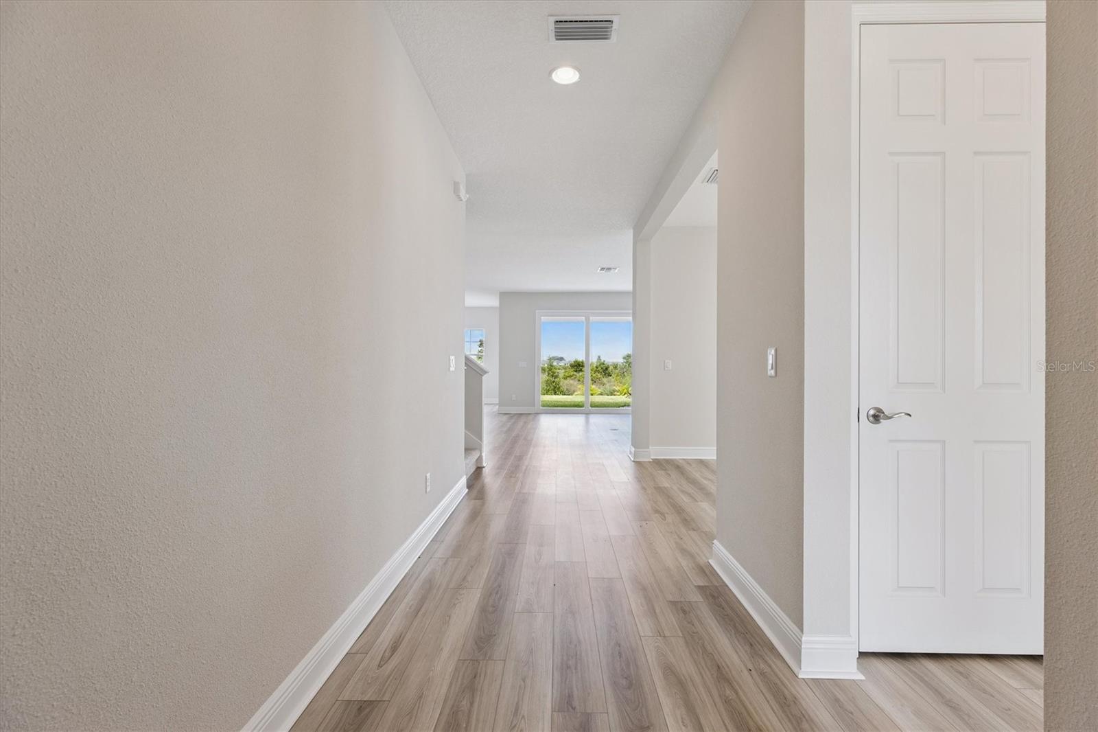 Listing photo id 10 for 9699 Surrey Rose Drive