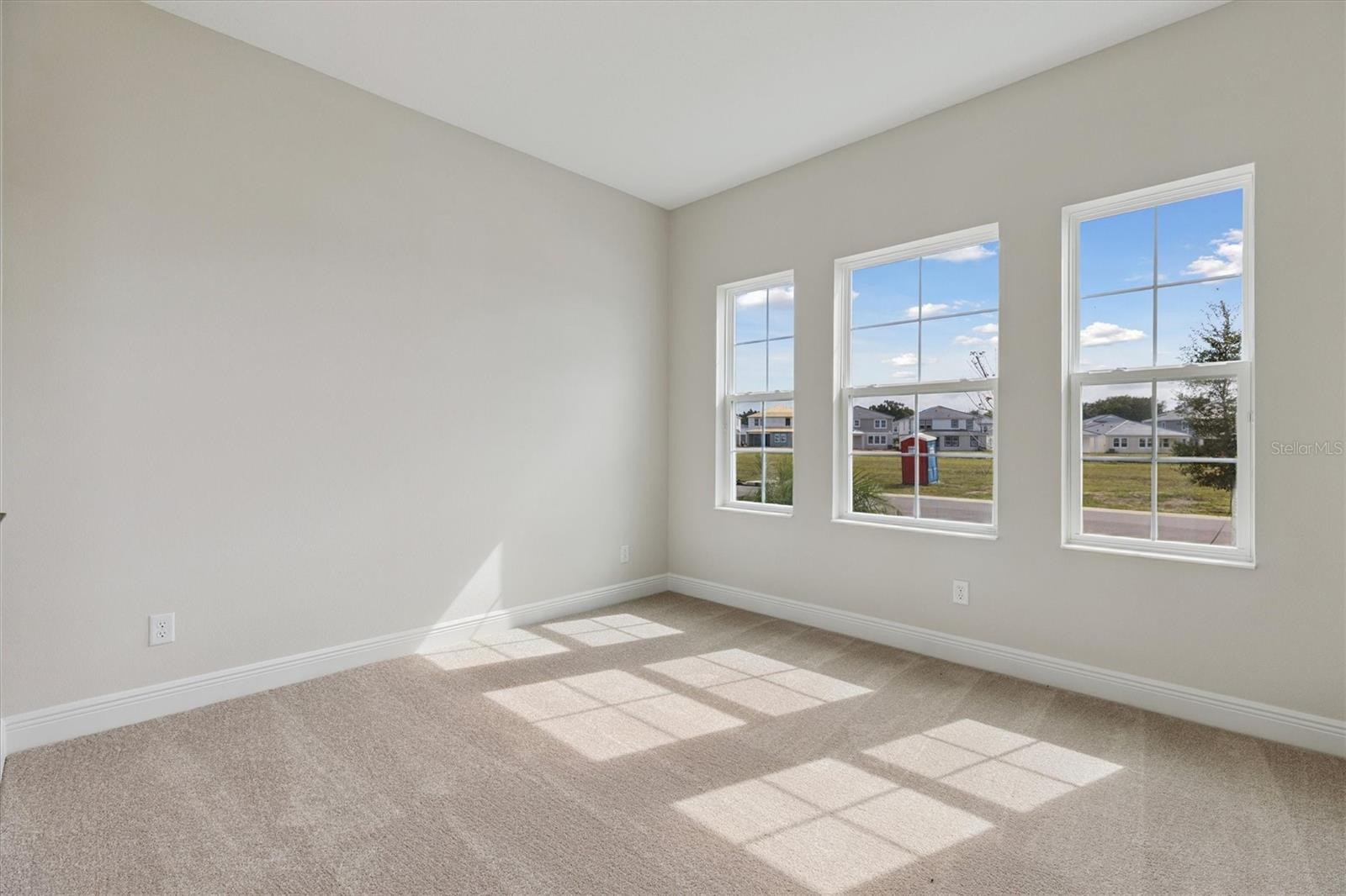 Listing photo id 17 for 9699 Surrey Rose Drive