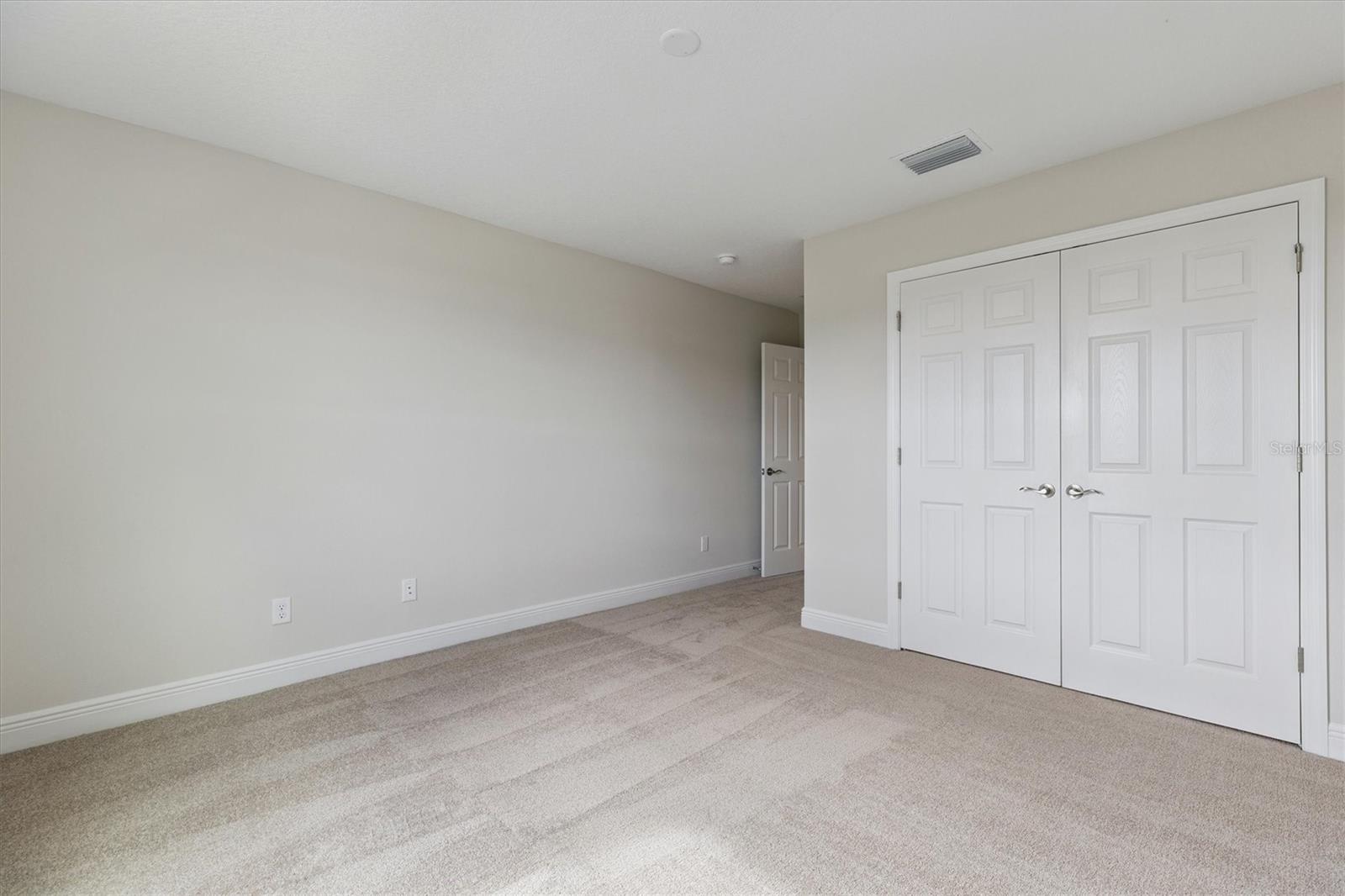 Listing photo id 18 for 9699 Surrey Rose Drive