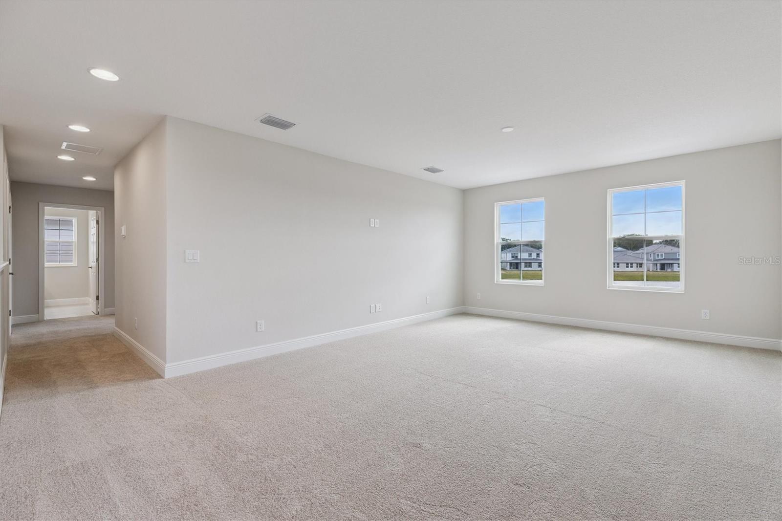Listing photo id 24 for 9699 Surrey Rose Drive