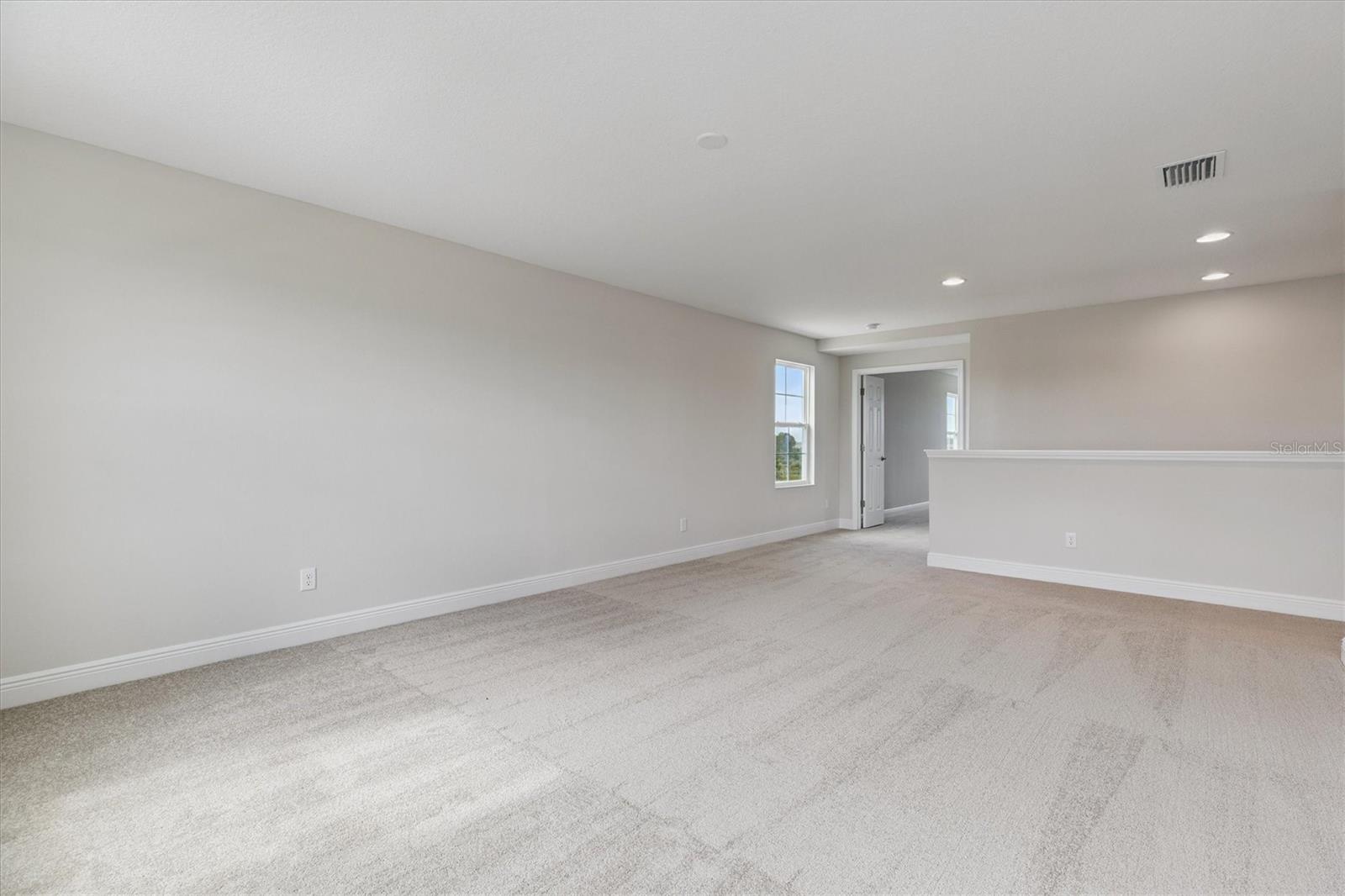Listing photo id 25 for 9699 Surrey Rose Drive