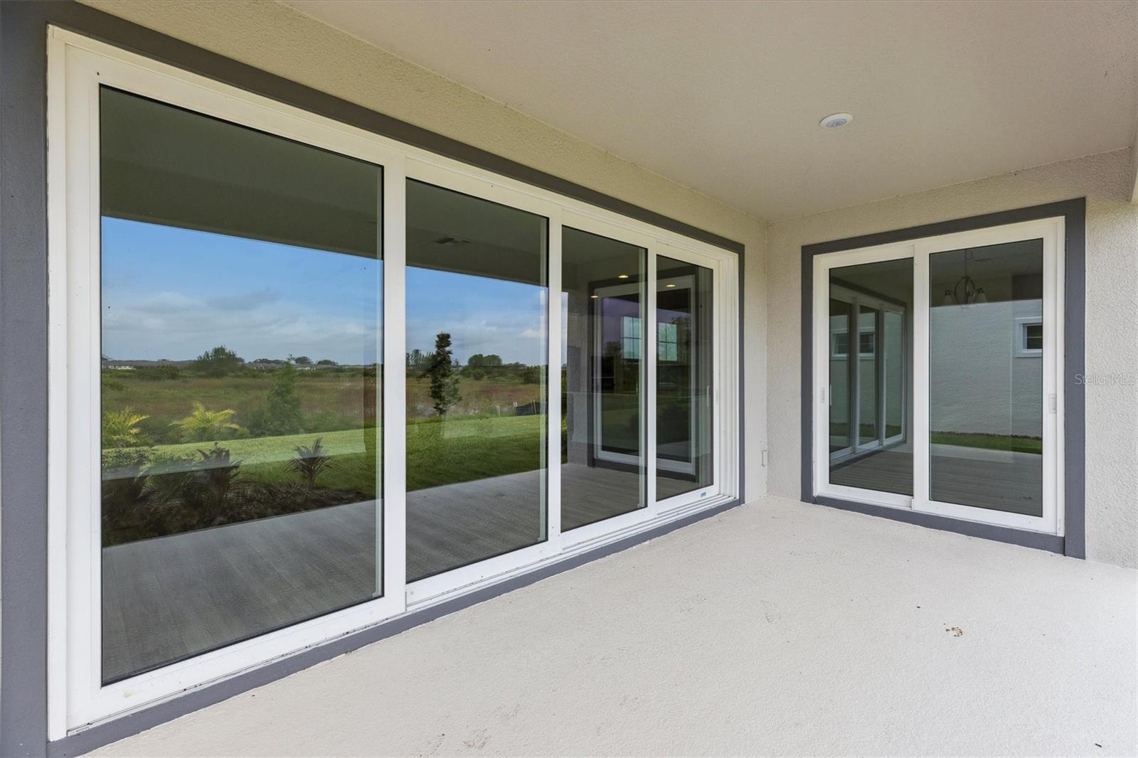 Listing photo id 27 for 9699 Surrey Rose Drive