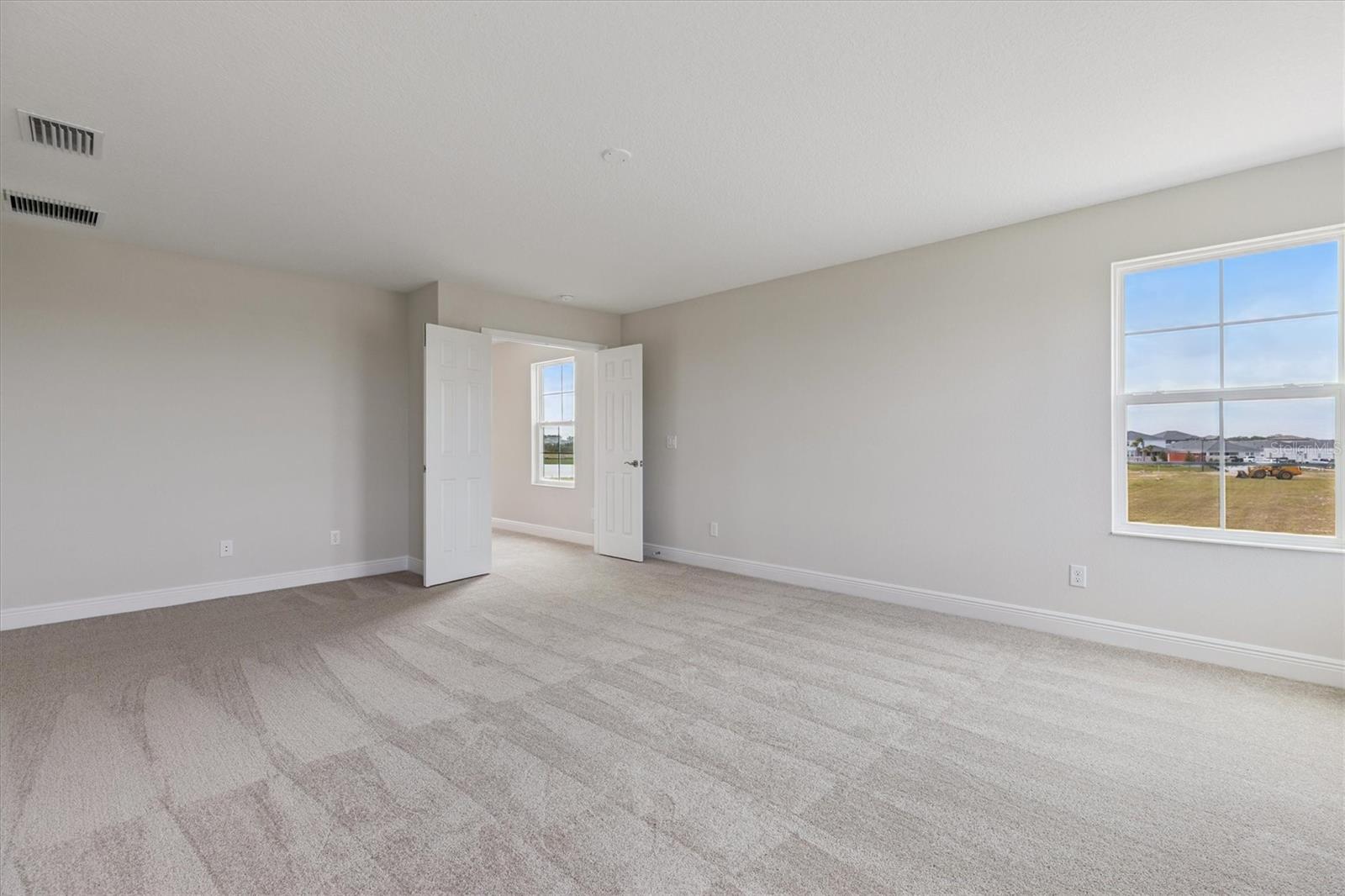 Listing photo id 3 for 9699 Surrey Rose Drive