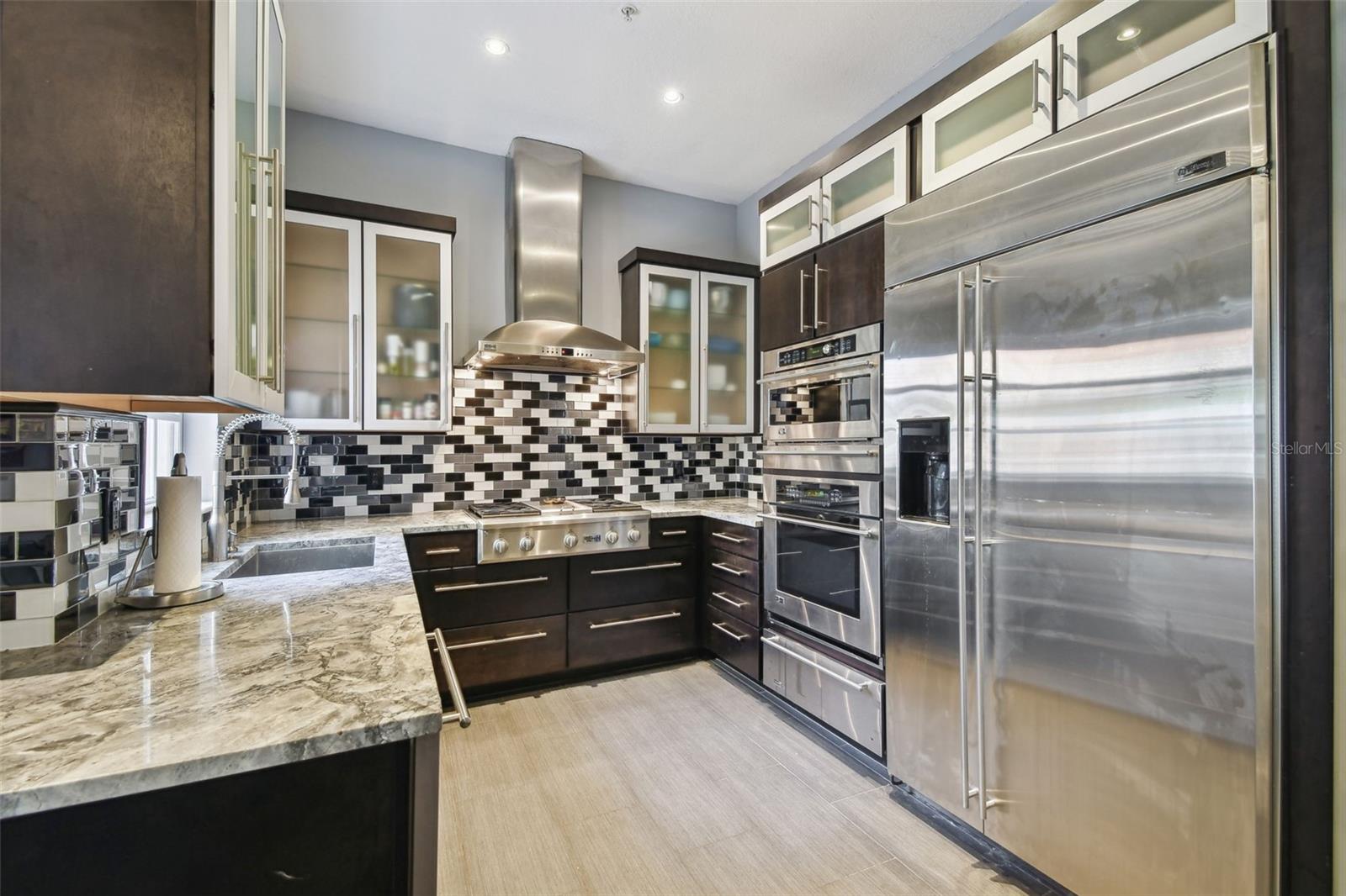 Image 10 of 50 For 2305 Victoria Gardens Lane