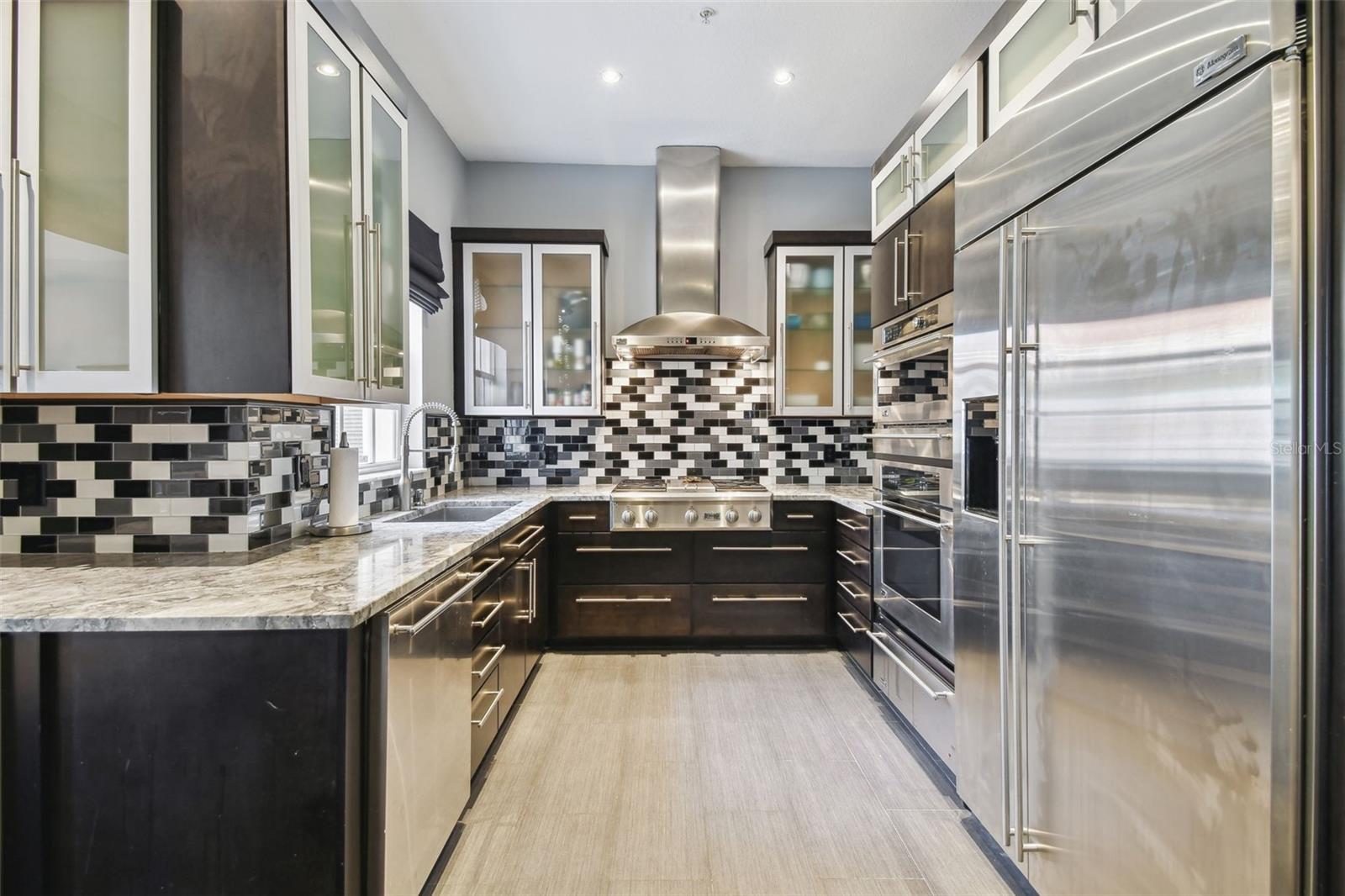 Image 11 of 50 For 2305 Victoria Gardens Lane
