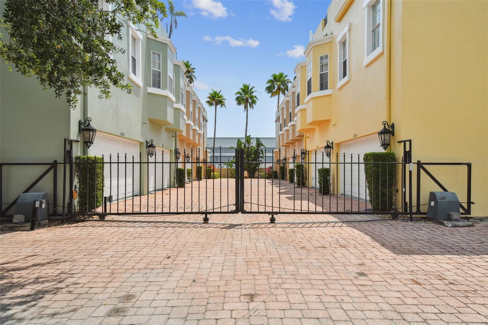Image 41 of 50 For 2305 Victoria Gardens Lane