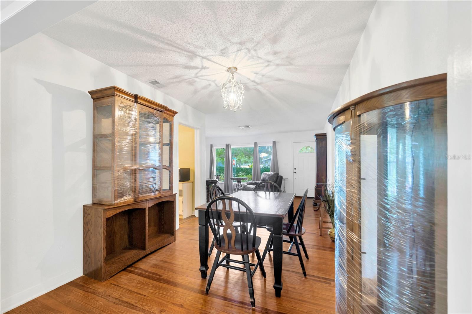 Image 11 of 52 For 509 Walker Street
