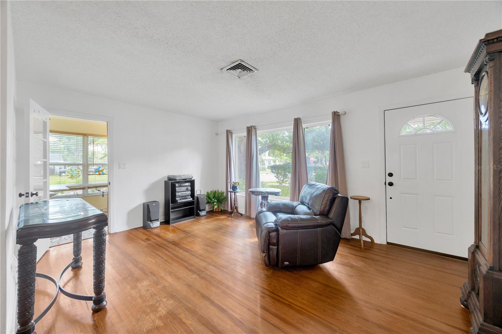 Image 13 of 52 For 509 Walker Street