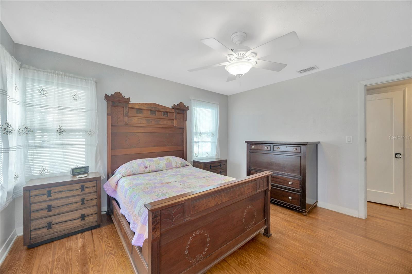 Image 20 of 52 For 509 Walker Street