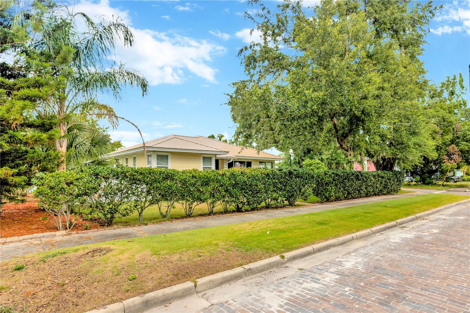 Image 4 of 52 For 509 Walker Street
