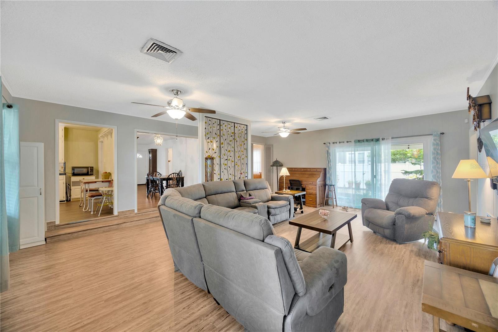 Image 9 of 52 For 509 Walker Street
