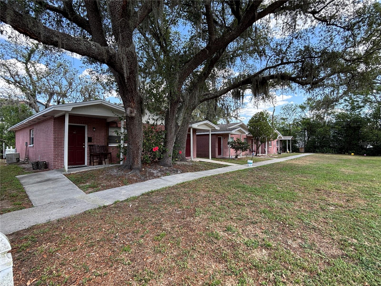 Listing photo id 0 for 5901 Gibson Avenue
