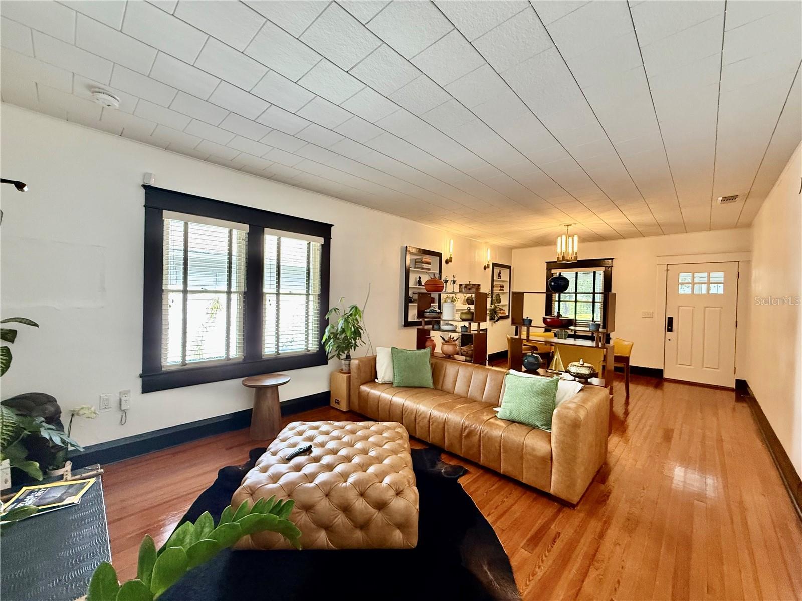 Image 12 of 38 For 1213 Henry Avenue