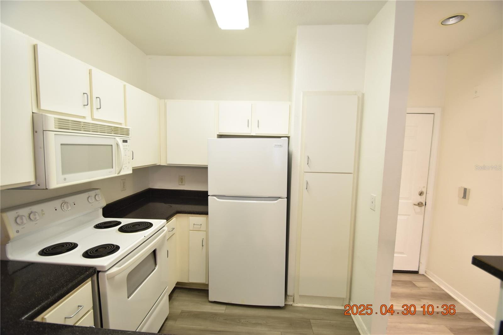 Image 7 of 39 For 1810 Palm Avenue 5317