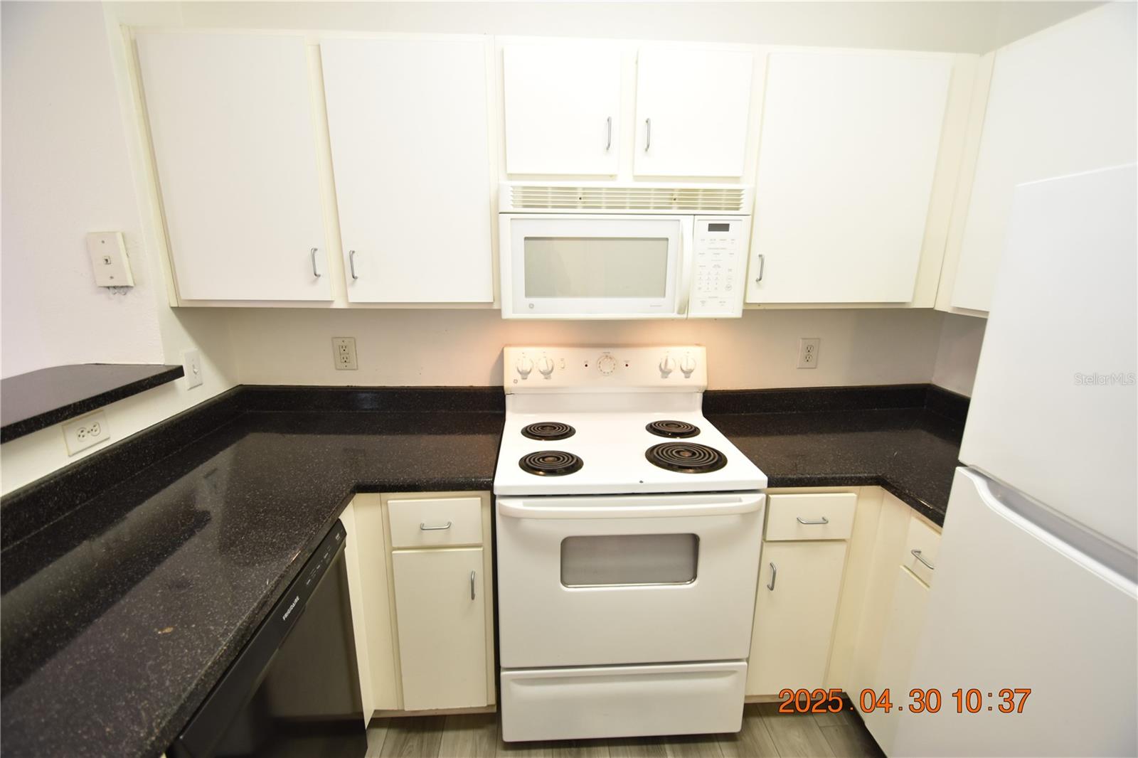 Image 9 of 39 For 1810 Palm Avenue 5317